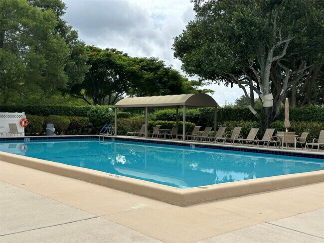 Building Photo - 3510 Oaks Way