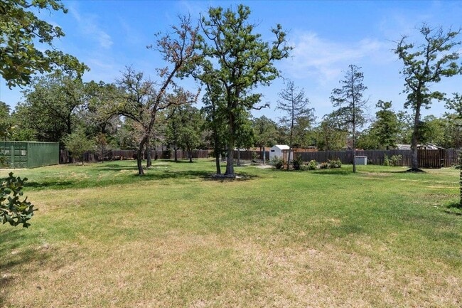 Building Photo - 127 Medlar Dr