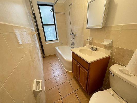 Building Photo - 2 bedroom in BRONX NY 10467