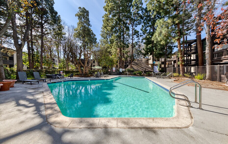 Building Photo - 7740 Redlands St