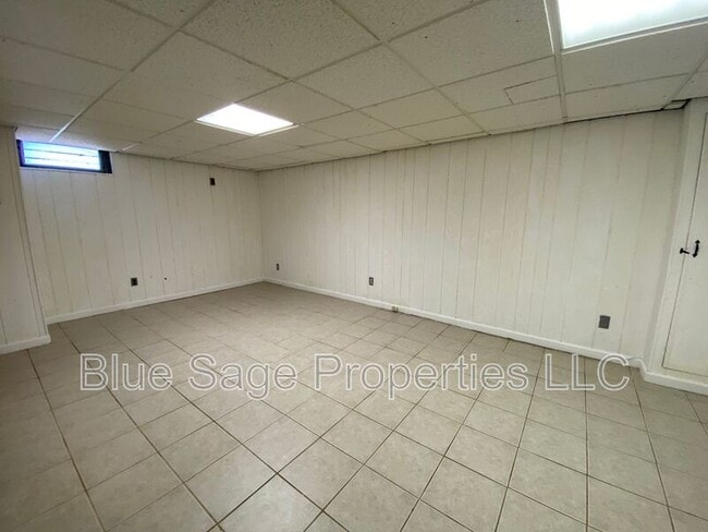 Building Photo - 227 Pine St