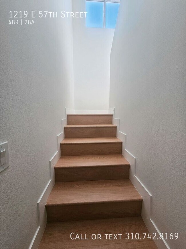 Building Photo - 1219 E 57th St