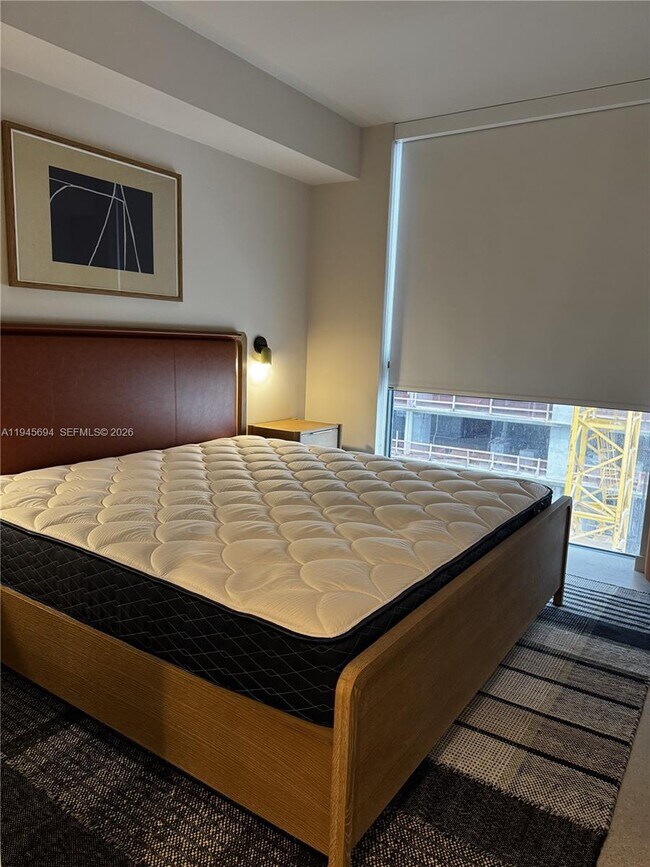 Building Photo - 11 NE 6th St