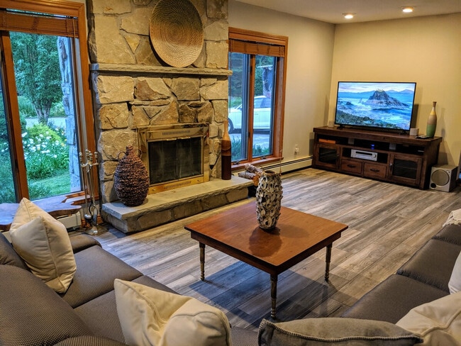 Building Photo - 66 Paquette Dr