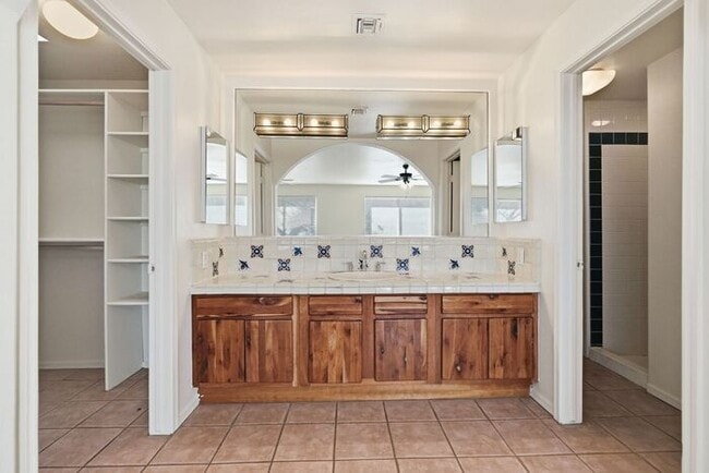 Building Photo - 2235 E Camino el Ganado