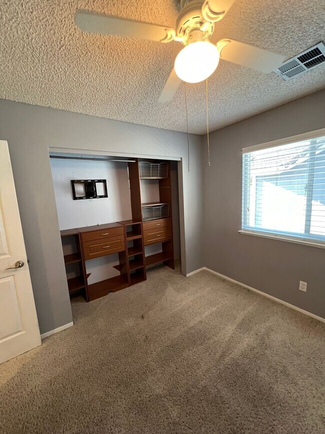 Building Photo - SPARKS VISTAS - BEASLEY / SKY RANCH / REED