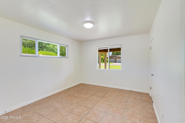 Building Photo - 4808 N 29th Pl