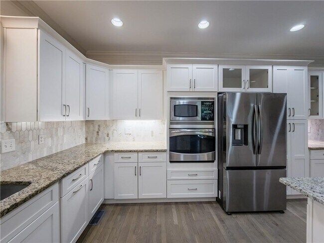 Building Photo - 7335 Craigleith Dr