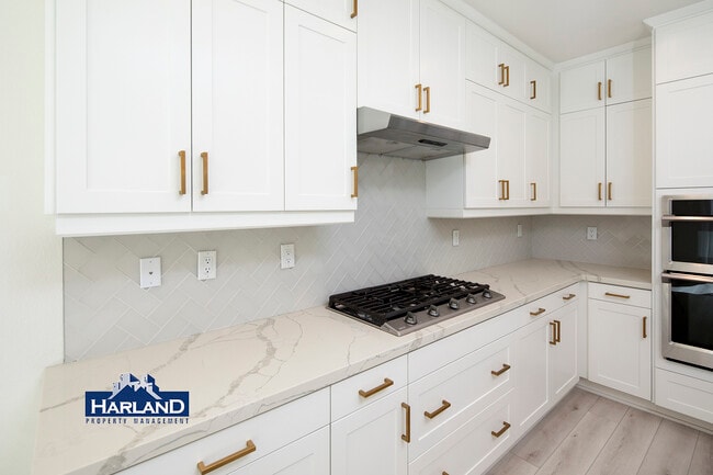 Building Photo - 3024 Estero Rd