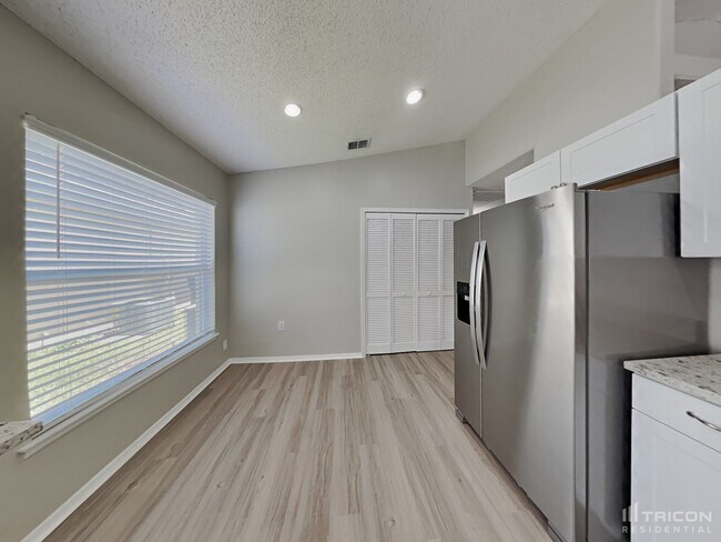 Building Photo - 1305 Timberbend Cir