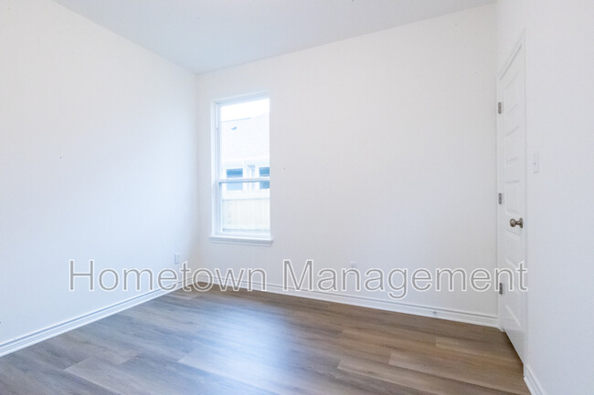 Building Photo - 2389 Lightfoot Ln
