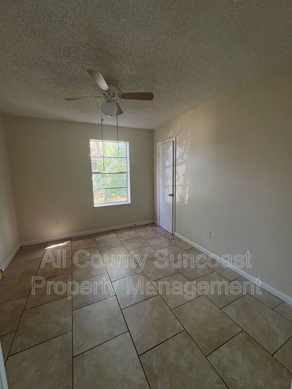Building Photo - 2134 Saxon St