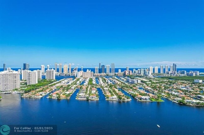 Building Photo - 17301 Biscayne Blvd