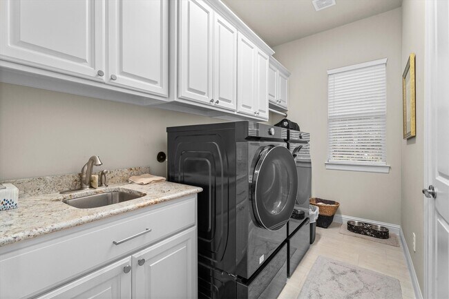 Building Photo - 122 Coral Bells Ct
