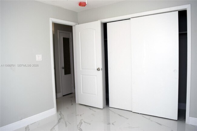 Building Photo - 622 NE 6th St