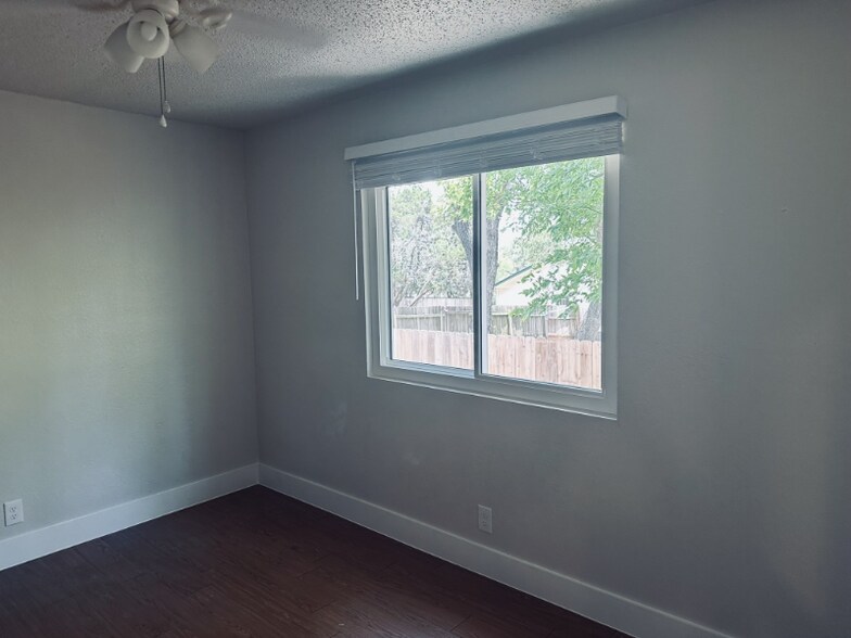 Building Photo - 11605 Castle Rock Ct