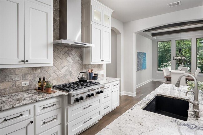 Building Photo - 16121 Golden Top Dr