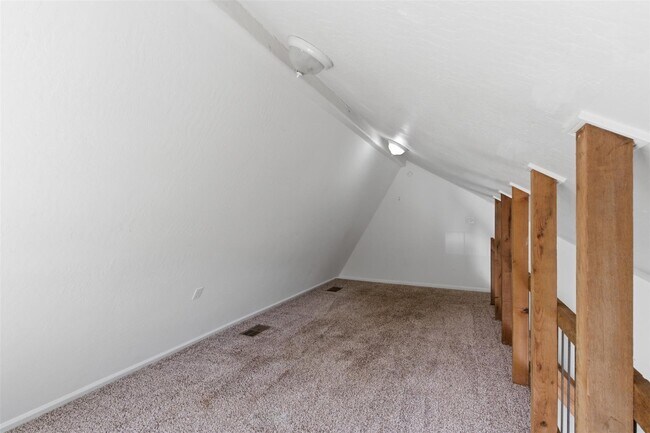 Building Photo - 105 Lazy Ike Ln