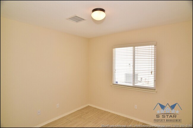Building Photo - 14920 Tim Hardaway