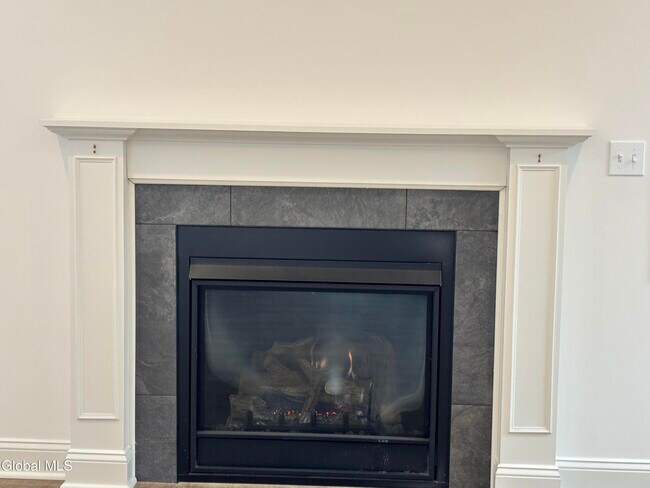 Building Photo - 587A Grooms Rd