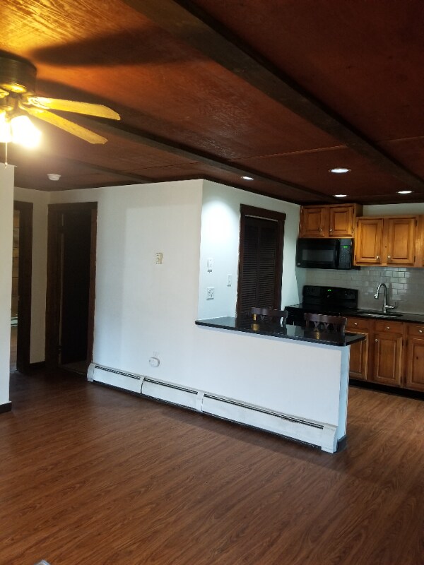 Building Photo - 204 Sellersville Dr
