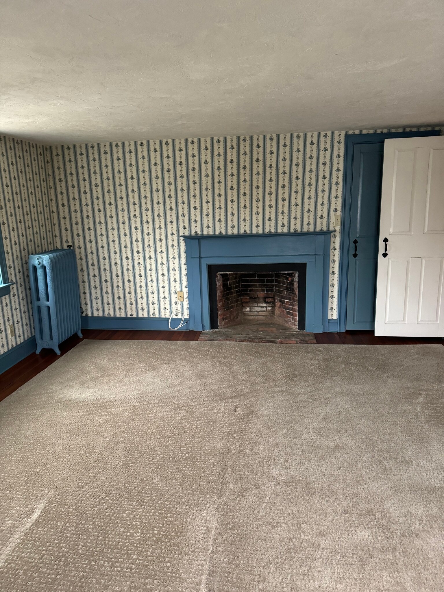 Building Photo - 39 Jarves St