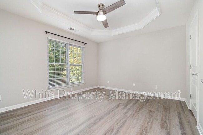 Building Photo - 822 Granby Dr
