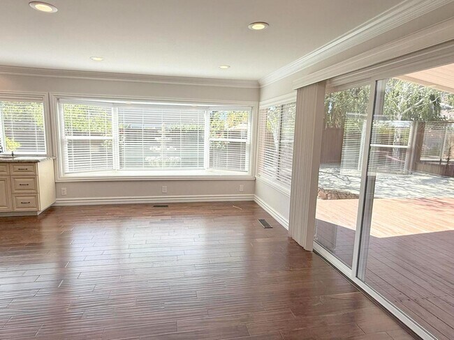 Building Photo - Highly upgraded ! Two Story Home With Prim...