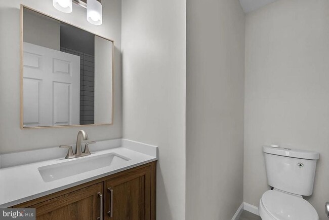 Building Photo - 8529 Englewood Ct