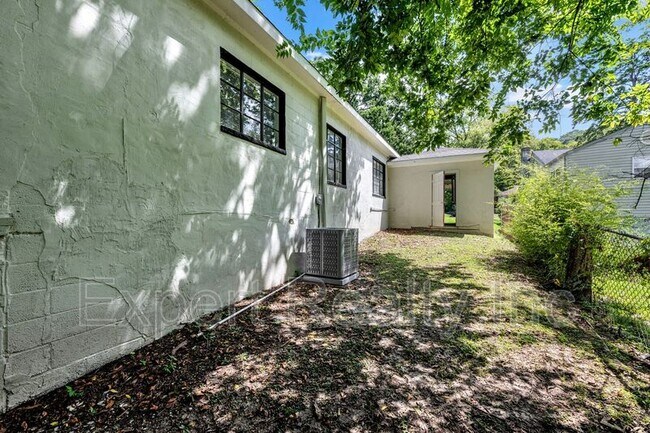 Building Photo - 7420 Sparta Ave
