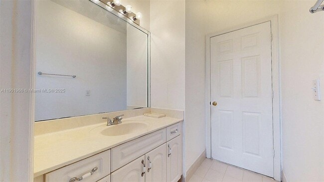 Building Photo - 12567 SW 121st Ave