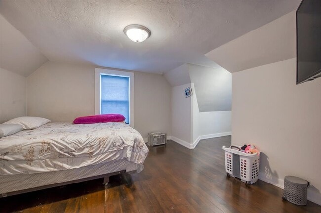 Building Photo - 702 Jackson St