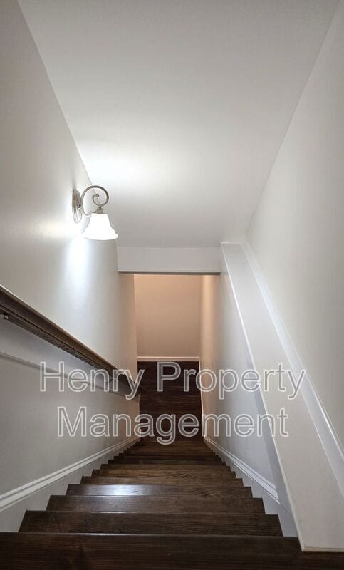 Building Photo - 121 Harvestwood Dr