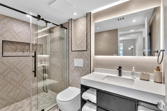 Building Photo - 9195 Collins Ave