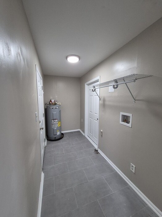 Building Photo - Spacious 4-Bedroom Home with Detached Gara...