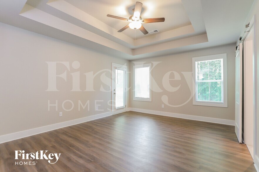 Building Photo - 7030 Lawson Dr