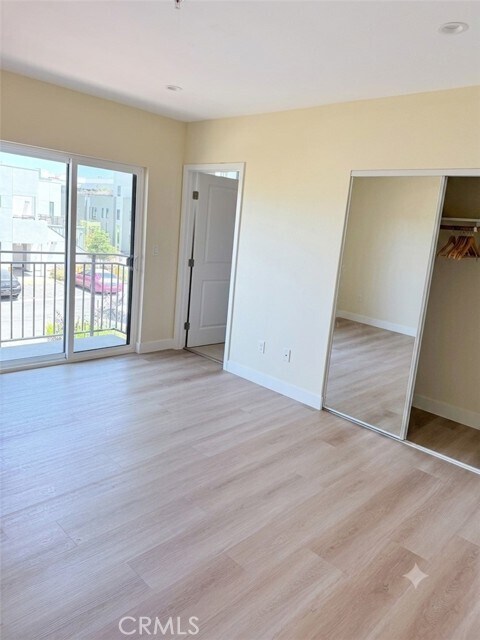 Building Photo - 908 Lakme Ave