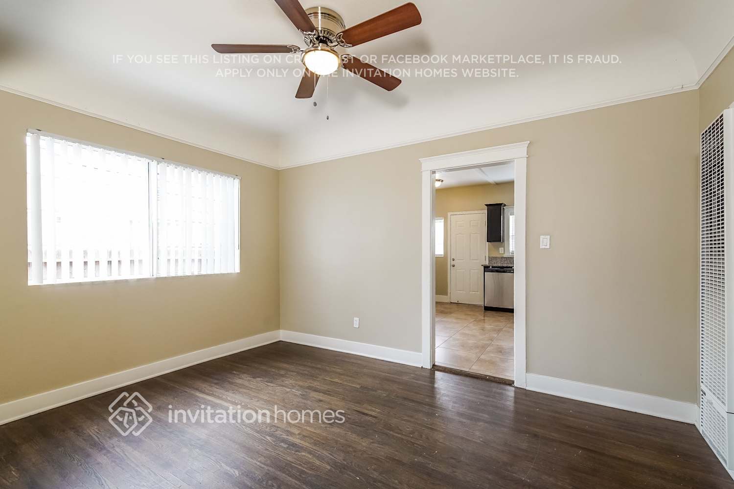 Building Photo - 1642 W 65th Pl