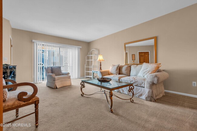 Building Photo - 4 Black Pine Ln