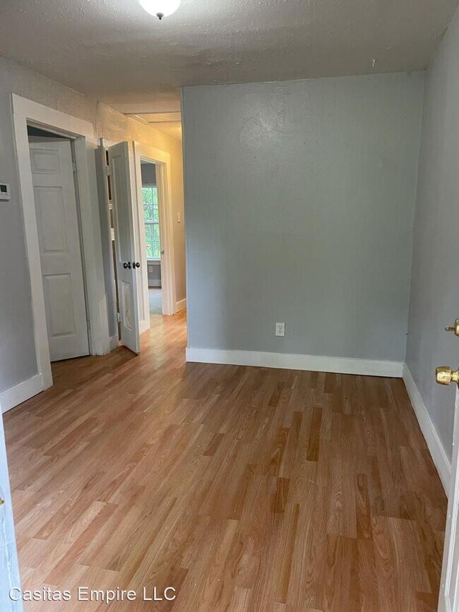 Building Photo - 2 br, 1 bath House - 3121 Rosalie St.