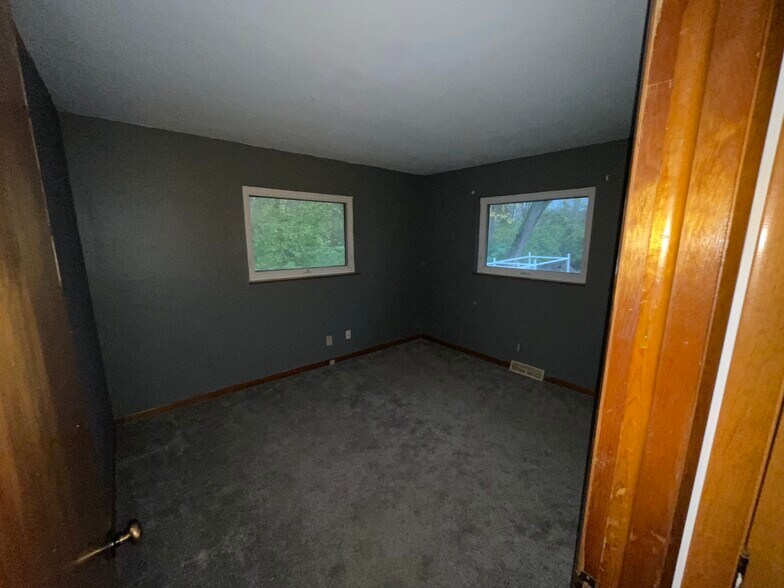 Building Photo - 4575 E 4th St