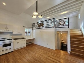 Building Photo - 142 E Santa Fe Ave