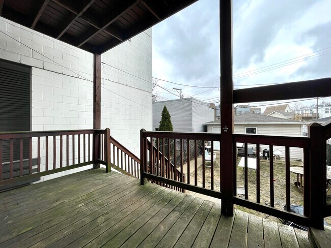 Building Photo - 2620 W Armitage Ave