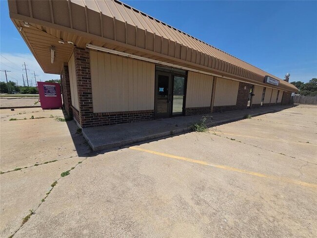 Building Photo - 8421 NE 10th St
