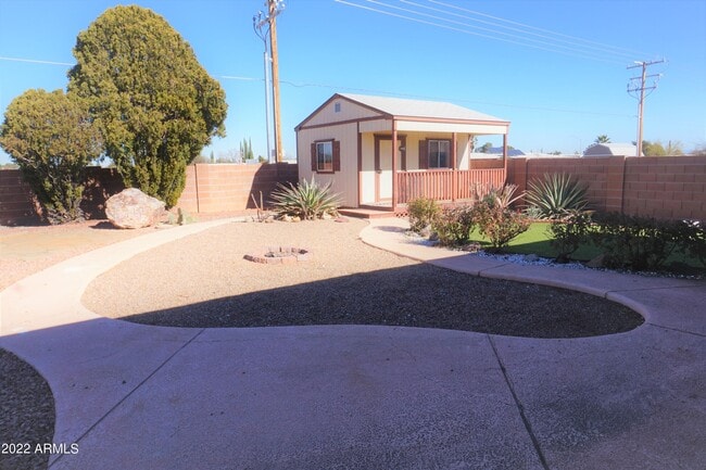 Building Photo - 2209 Golf Links Rd