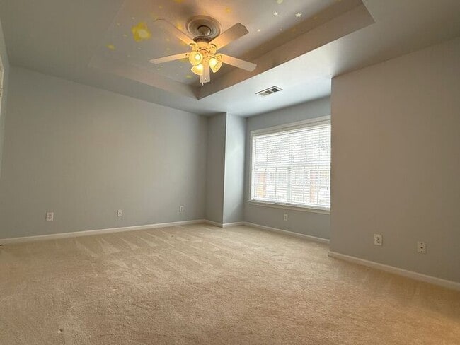 Building Photo - Sandy Springs 3 Bed-3.5 Bath Townhouse in Gated Cambridge, Hardwoods on Main!