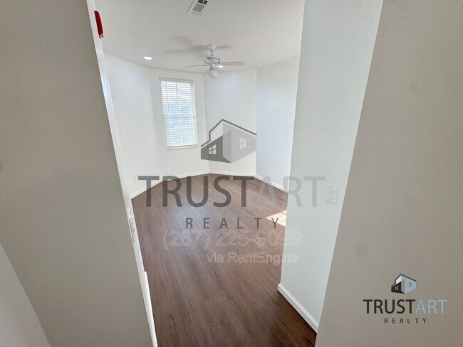 Building Photo - 910 N 41st St