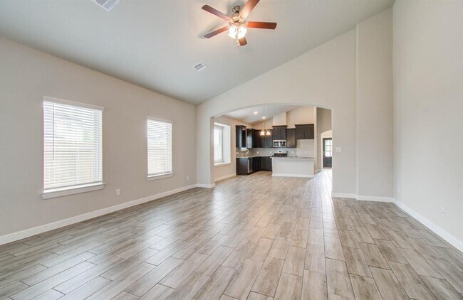 Building Photo - 2442 Wembley Way