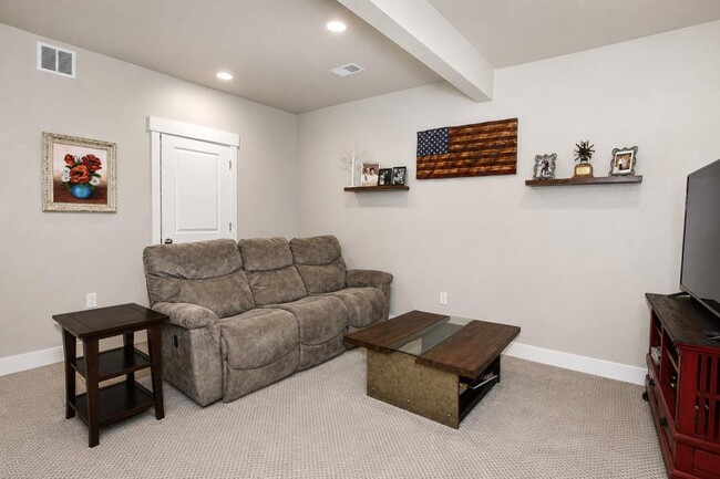 Building Photo - 6245 Vernazza Way
