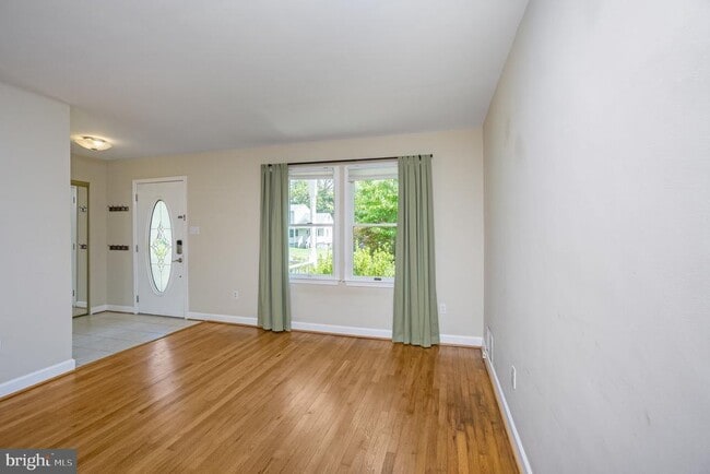 Building Photo - 2962 Strathmeade St